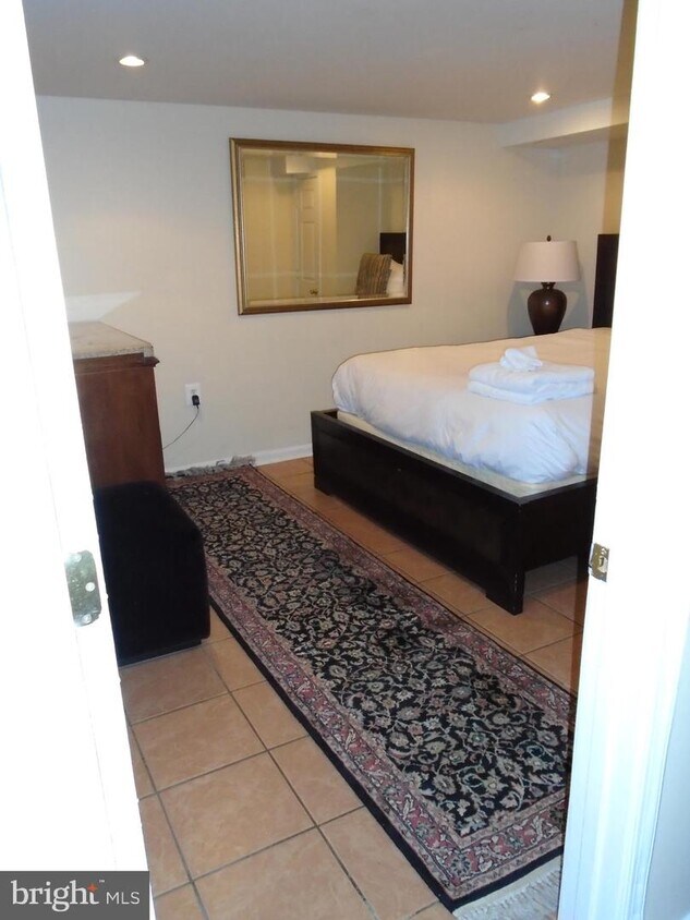 Foto principal - 3228 13th St NW