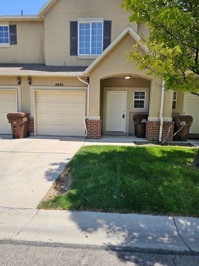 Building Photo - 2401 Big Village Ct