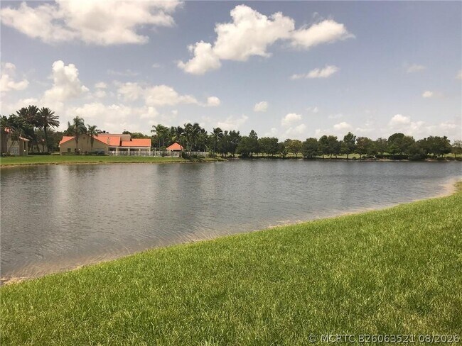 Building Photo - 12400 Vista Isles Dr