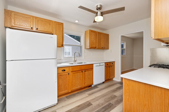 Foto del edificio - 5934 N Lydell Ave