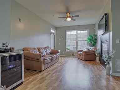 Foto del edificio - 4805 W Village Way
