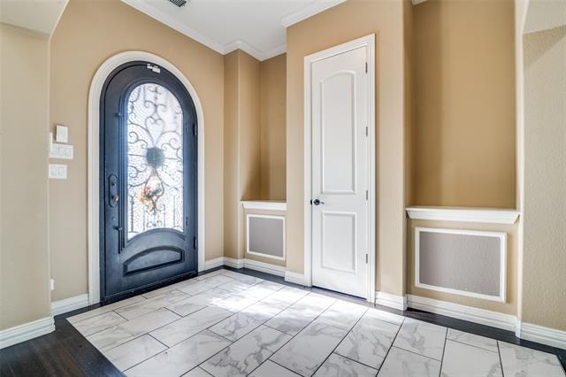 Building Photo - 511 E Cook St