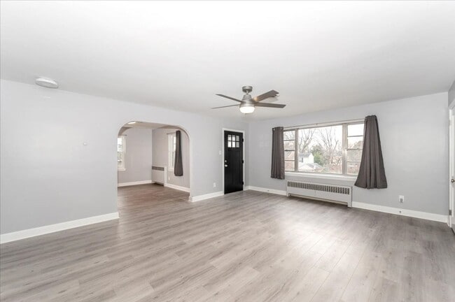 Building Photo - 116-118 Linden Avenue