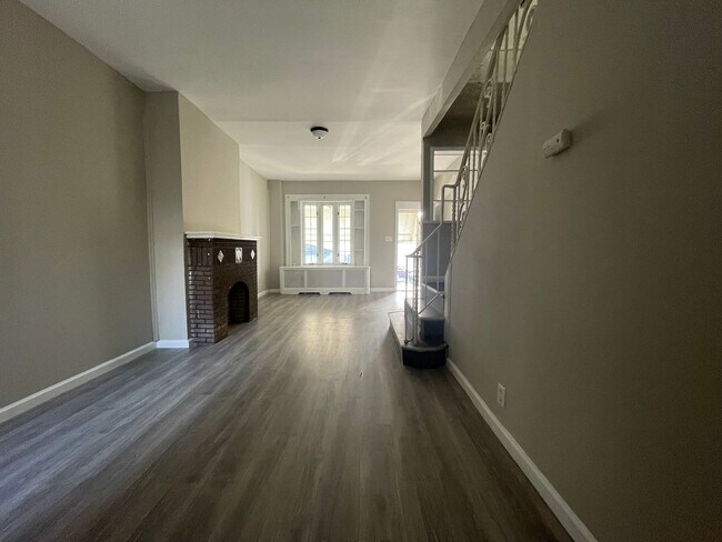 Foto del edificio - 3347 N American St