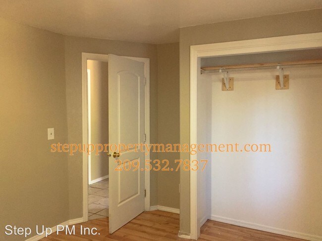 Building Photo - 1 br, 1 bath House - 424 Golden St