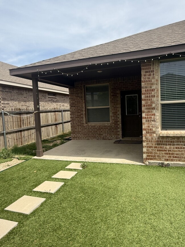 Building Photo - 6911 Brisco Rd