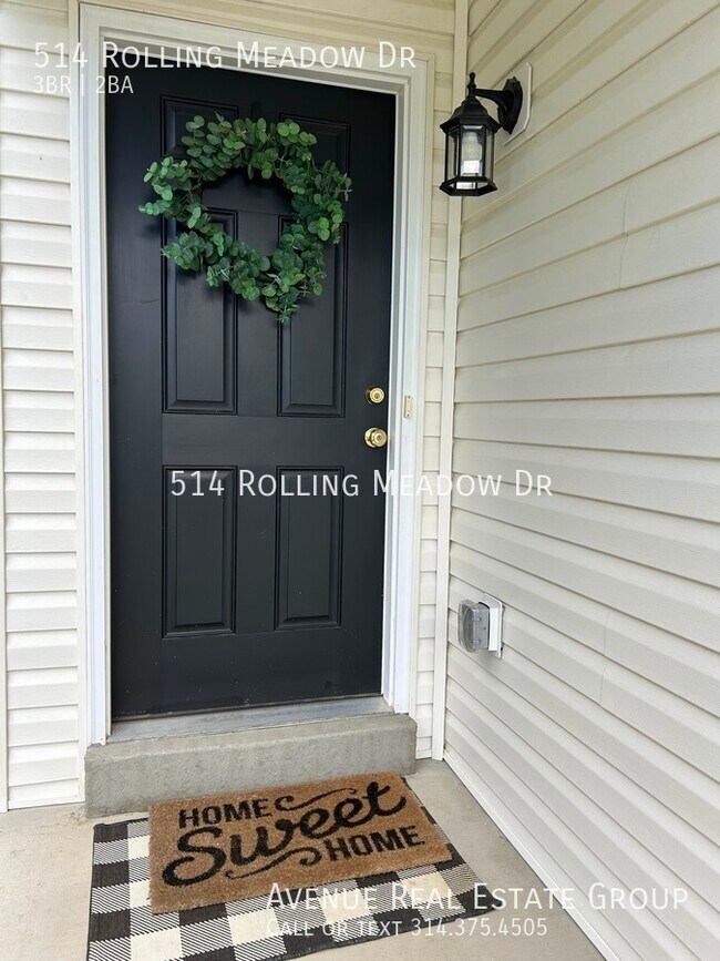 Building Photo - Perfect blend of style and functionality