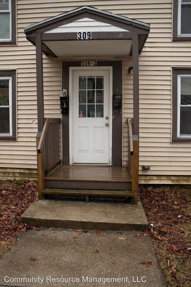 Building Photo - 309 Pleasant St