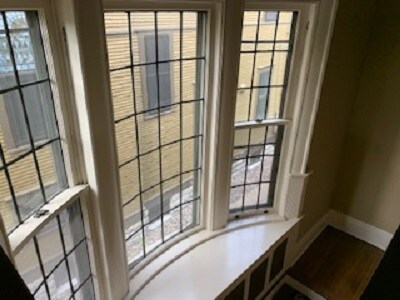 Stairway bay window - 506 Portland Ave