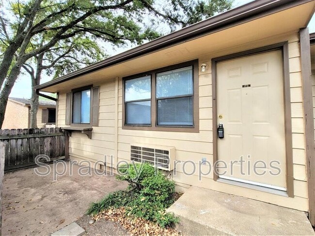 Building Photo - 608 John Paul Jones Dr