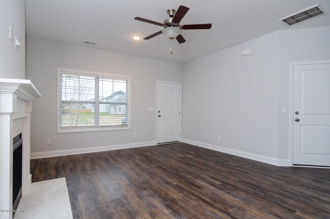 Building Photo - 1575 Grey Cliff Run