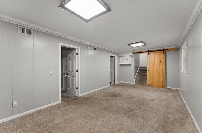 Foto del edificio - 4-bedroom, 2-bath home in the sought-after Autumn Ridge neighborhood