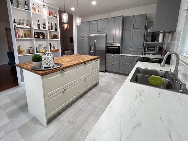 Foto del edificio - 1001 Landview Ct
