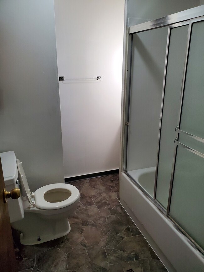 Bathroom bedroom - 1118 1st Ave N