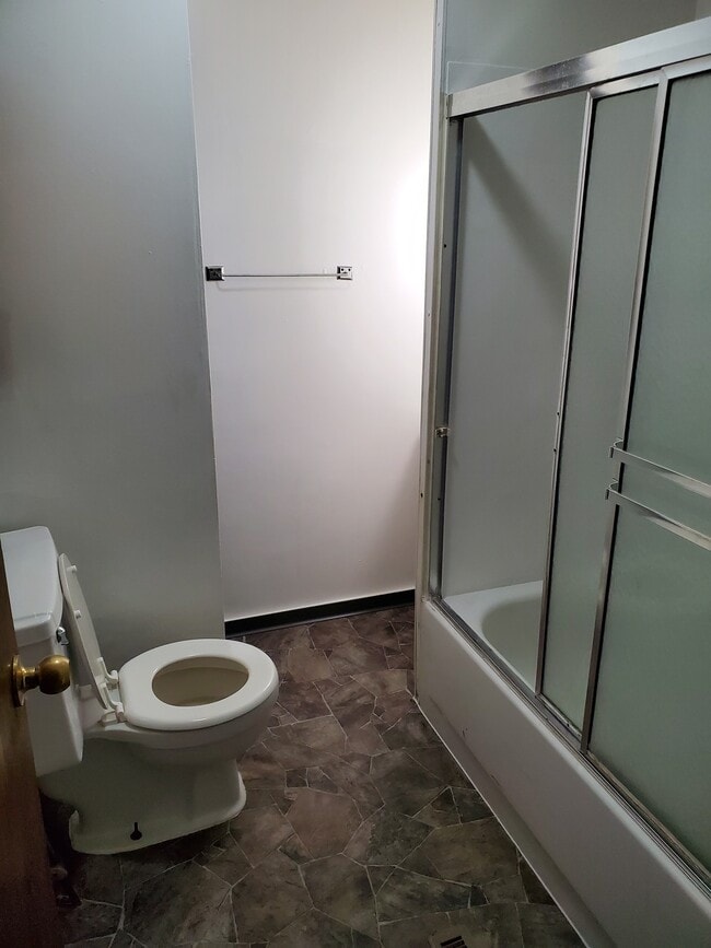 Bathroom bedroom - 1118 1st Ave N
