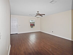 Building Photo - 7501 Blue Jay Dr