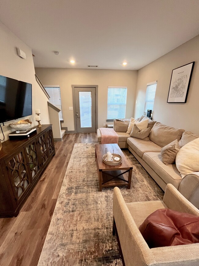 Building Photo - 682 Bristol Creek Dr