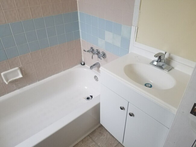 Foto del edificio - Parkside 1BR Apartment Near Fairmount Park & SEPTA Trolley