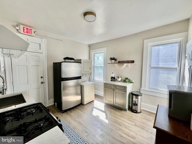 Foto del edificio - 4103 Liberty Heights Ave
