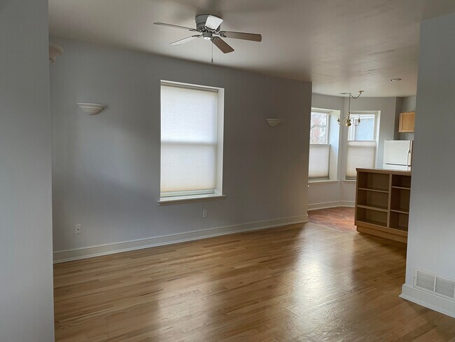Building Photo - 5900 Nina Pl