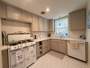 Building Photo - 5522 Avenue O 1/2