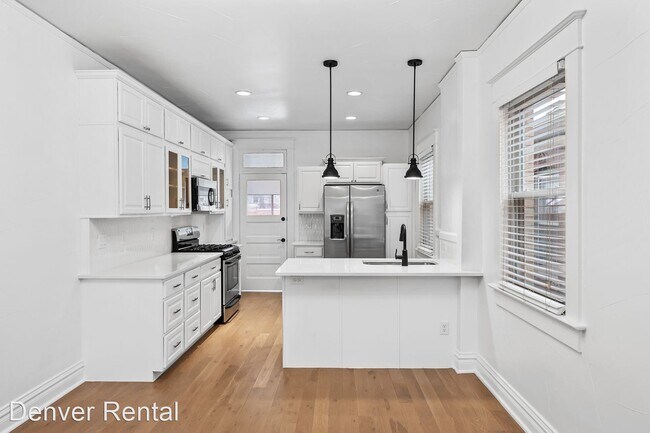 Building Photo - 1 br, 1 bath House - 569 S Pearl St