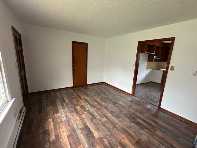 Living room - 185 Loch Ln