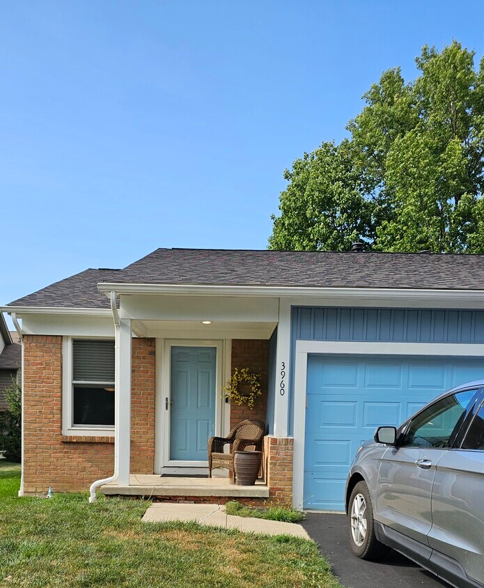 Primary Photo - 3960 Forest Edge Dr