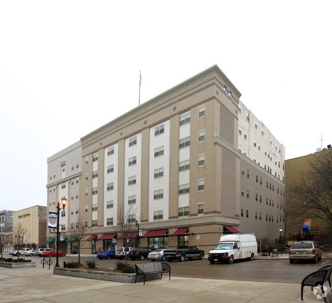 Building Photo - Robertson's Senior Apartments