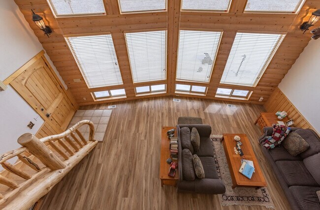 Foto del edificio - 807 Hidden Estates Ln