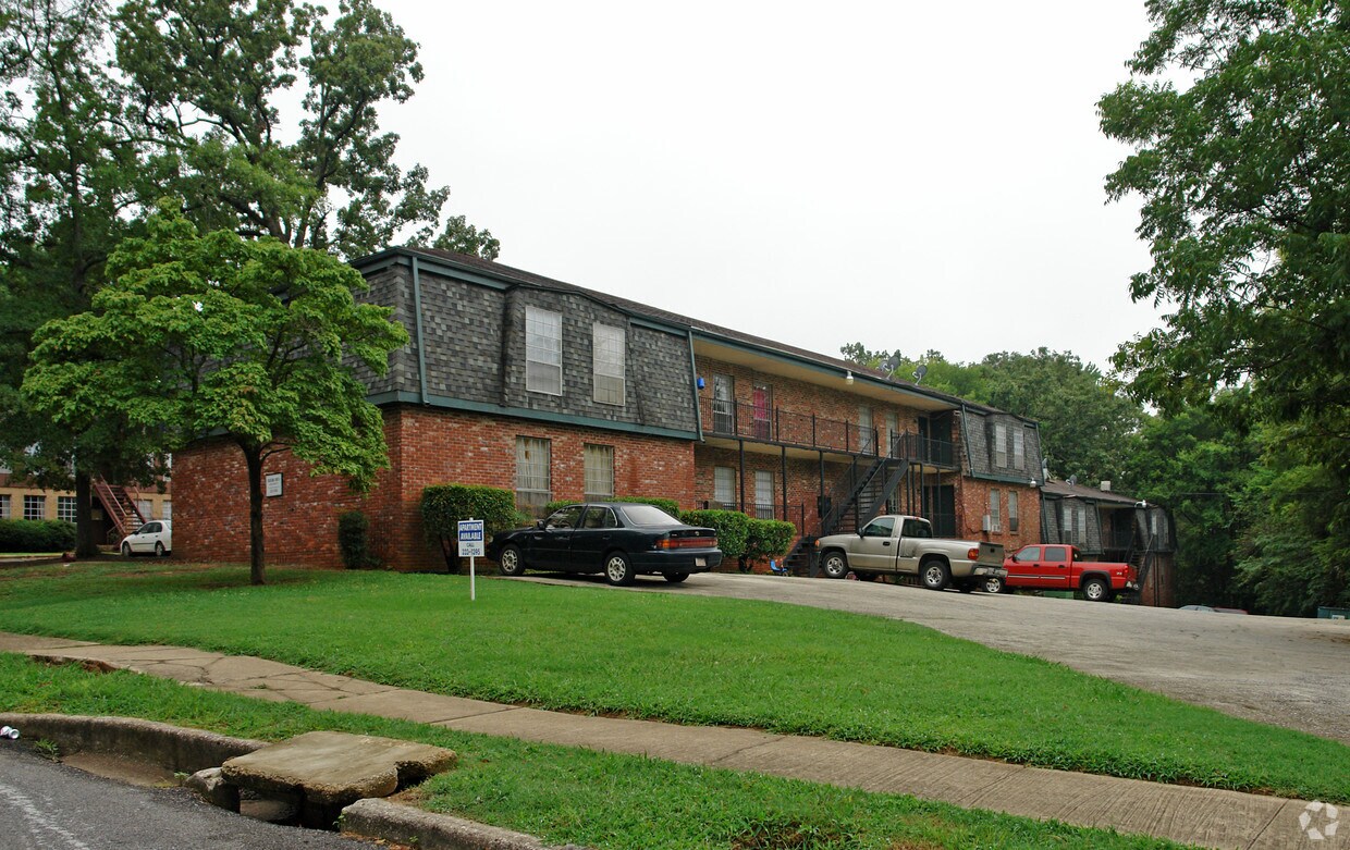 Primary Photo - Meadows-Smith Apartments