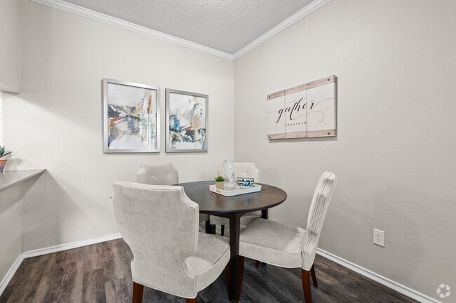 1BR, 1BA - 874SF A5 - Champions of North Dallas