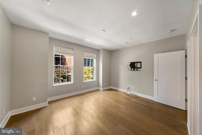 Foto del edificio - 1701 16th St N