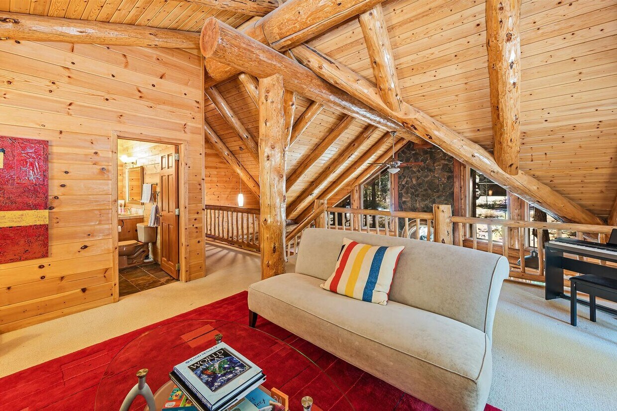 Primary Photo - Executive Home Nestled in Galina Forest