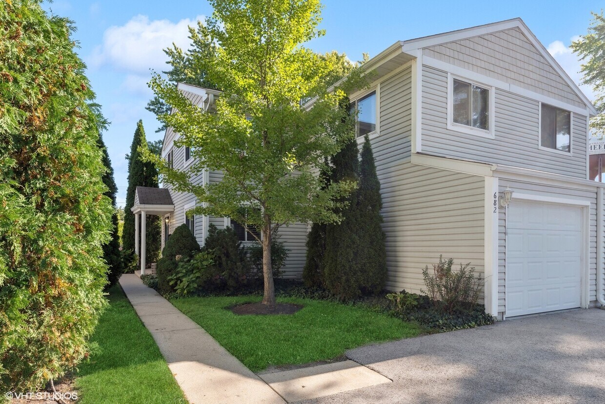 682 Brighton Pl, Wheeling, IL 60090 Townhome Rentals in Wheeling IL