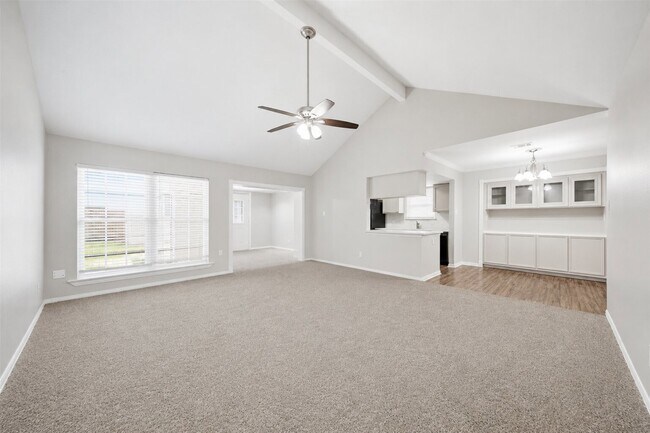 Foto del edificio - 16310 Emberwood Dr