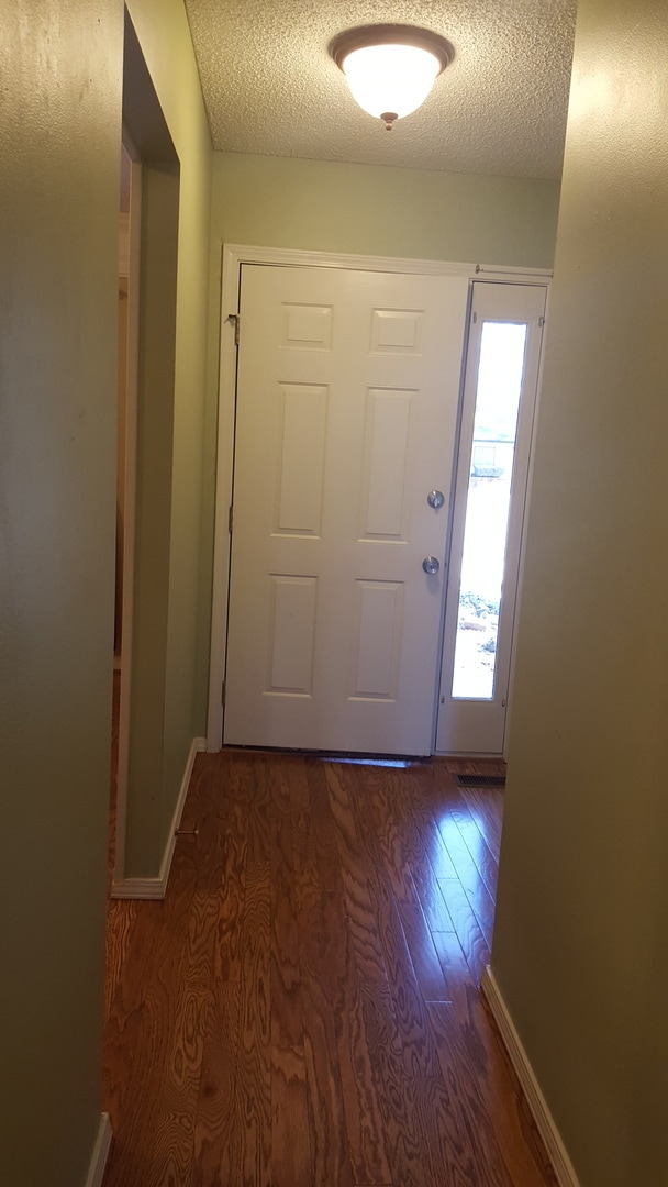 Building Photo - Charming townhome 2 bedroom, 2 bathroom to...