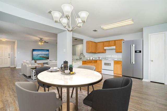 Foto del edificio - 2421 Gabriel Dr