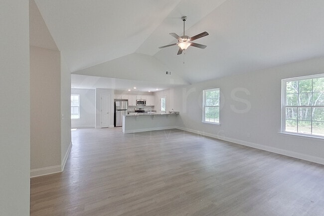Building Photo - 223 Western Red Cedar Dr