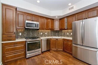 Building Photo - 627 Deep Valley Dr
