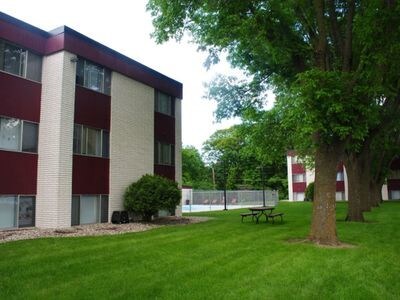 Primary Photo - 107 Parkway Ave