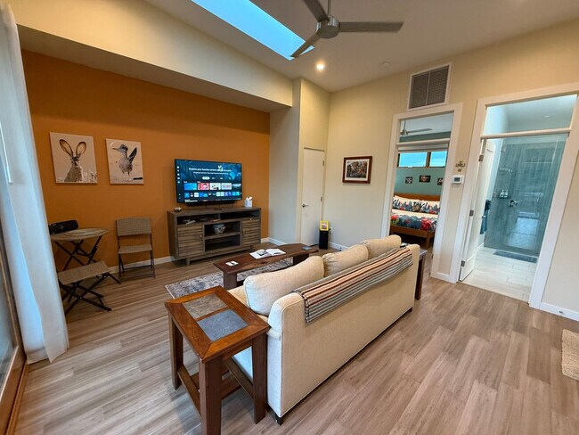 Building Photo - 105 Rojo Dr