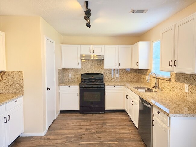 Building Photo - 18123 Noble Forest Dr