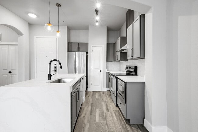 Photo - No Deposit! Modern 1/1 in Downtown! Apartment