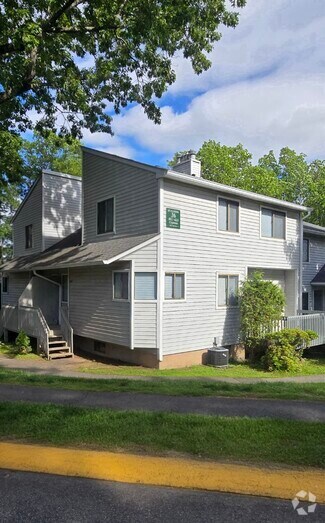 Building Photo - 403 Cypress Rd