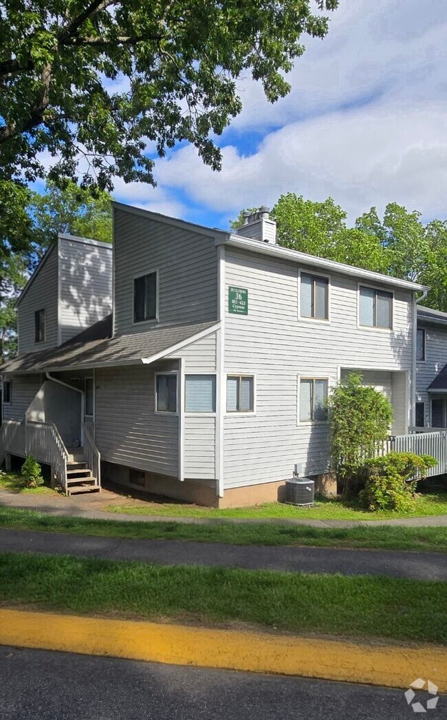 Building Photo - 403 Cypress Rd