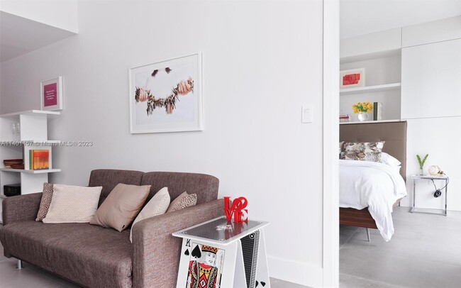 Building Photo - 1300 S Miami Ave