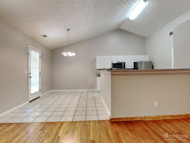 Building Photo - 142 Williamsburg Way Winder GA