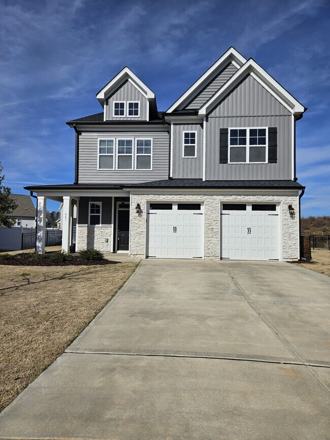 Foto del edificio - 663 Southwick Pl