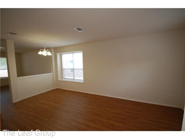 Building Photo - 3 br, 2.5 bath House - 408 Yucca House Dr